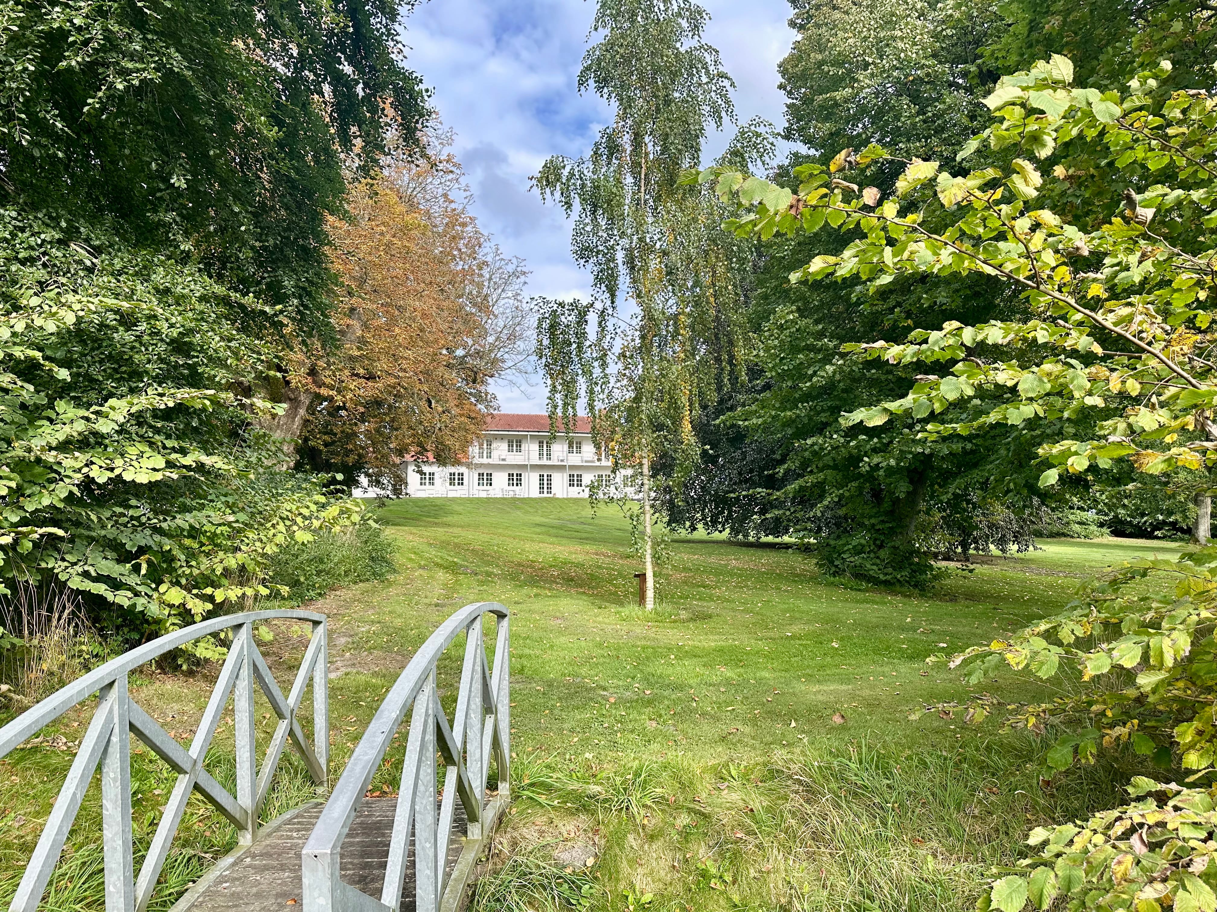 Sostrup Slot og Kloster